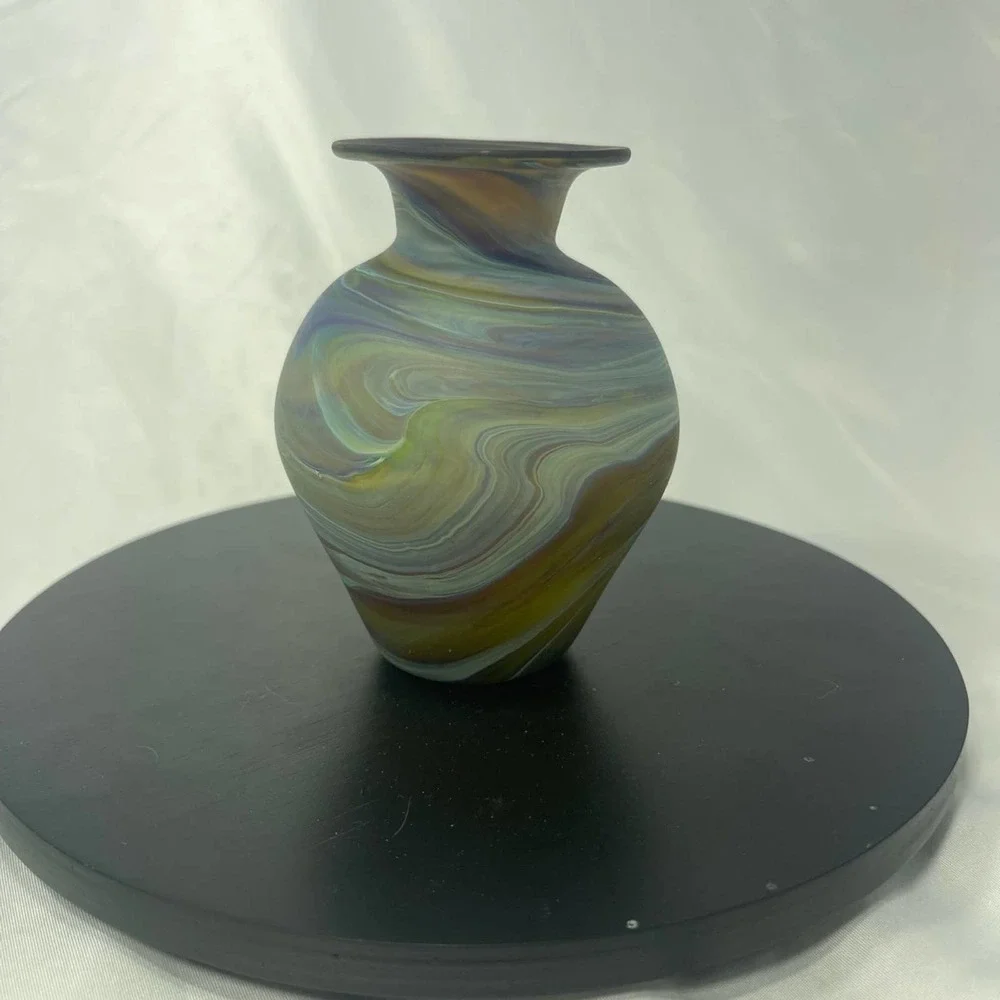 VTG Pheonitian  blown glass vase - Picture 4 of 10